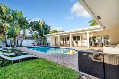 Image de Villa Exquisite - Pool - 17 min from the Beach