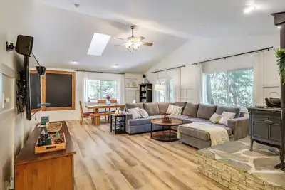 Image de Forest-View Retreat: Grill & Fireplace in Sonora