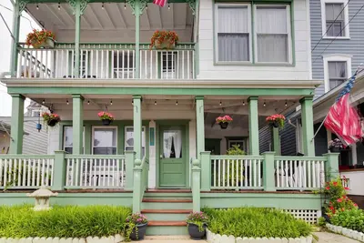 Image de Walk to Ocean Grove Beach: Seaside Haven!