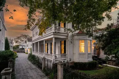 Image de 8 Bedroom Retreat in the Heart of Downtown Charleston