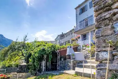 Image de Merveilleuse maison de vacances avec Wifi, Tv, terrasse, animaux admis, vue panoramique et parking