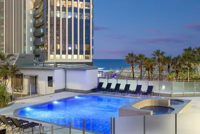 Image de Beachfront Surfers Paradise Apartment with Pool