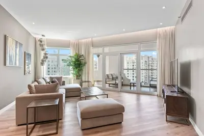 Image de Sophisticated 3 Bed Palm Jumeirah w Beach Access