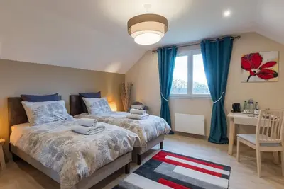 Image de Chambre spacieuse avec sauna et vélos électriques à Vyans-le-Val