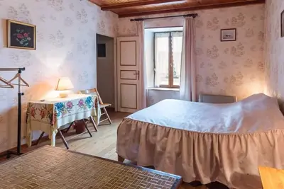 Image de Chambres Confortables avec Petit Déjeuner Inclus et Salon de Jardin