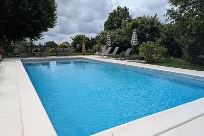 Image de Charmante Chambre d'Hôtes avec Piscine Chauffée et Terrasse Privative dans le Parc de la Brenne