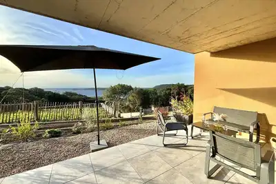 Image de Duplex avec terrasse, climatisation, Wi-Fi, parking, proche plage à Cargèse
