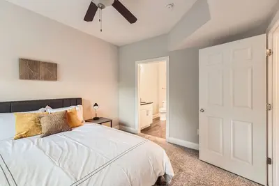 Image de Crest at Midtown 4120 l 2 Bedroom 2 Bathroom