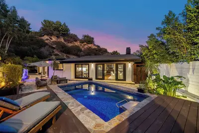 Image de Shirley Lane-  Elegant Mid-Century Oasis with Pool & Canyon Views