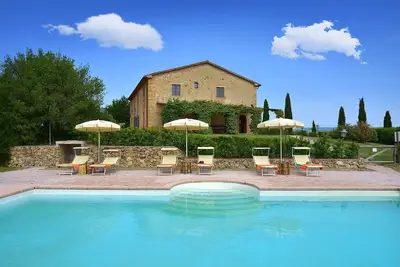 Villa à Guardistallo avec 6 chambres à coucher, 12 couchages