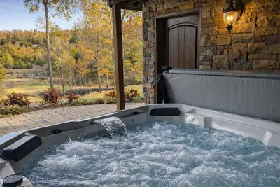 Image de The Bunkhouse + Free Tickets + Year Round Hot Tub