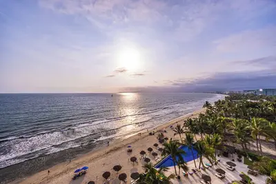 Image de Kite 11 - 8th floor beachfront remodeled condo with amazing view