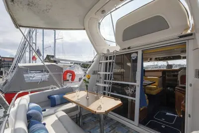 Image de nuit insolite sur bateau