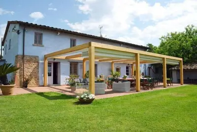 Image de Maison de vacances Montecarlo pour 1 - 12 personnes avec 4 chambres à coucher - Maison de vacances