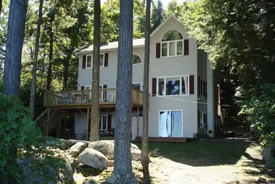 Image de Pet-friendly home with stunning views and a large sandy beach on Sebago Lake!