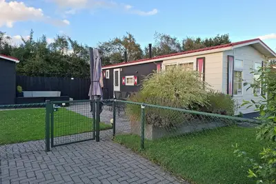 Image de Pretty chalet with free WiFi on a friendly camping site