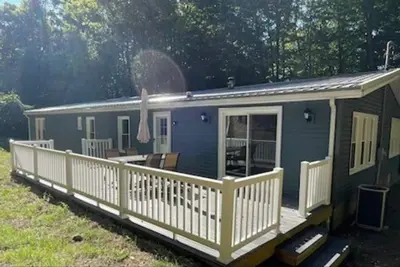 Image de Lovely private 3 bedroom house nestled in the Hiram countryside.