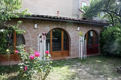 Image de Le Merle Rose, maison sur jardin, au calme et près du centre