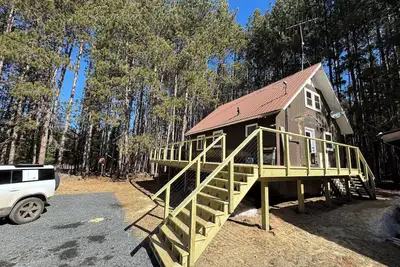 Image de Your Enchanting Escape to the Up - Central wooded retreat, waterfalls