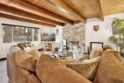 Image de Teddy Bear Chalet: Hot Tub, Game Room, Firepit