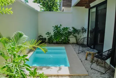 Image de Esencia Botanic Piscina Privada