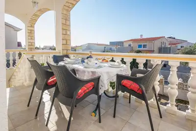 Image de Apartment for 4-6 persons | Air conditioning, satelite tv, wifi Internet | just 150 m from the beach