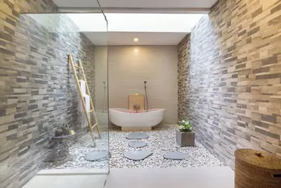 Image de 4-Bedroom Villa in Ubud with Jungle View\n\n