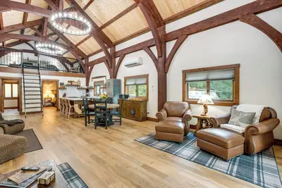 Image de Bear Lodge Waterfront Cabin w\/ Level 2 Ev Charger