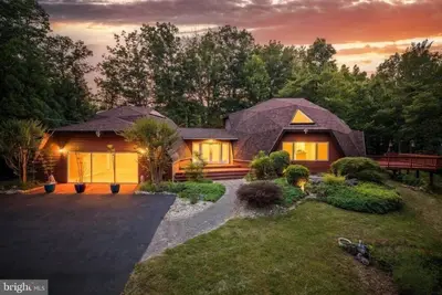 Image de Contemporary Architectural Gem : Modern Retreat