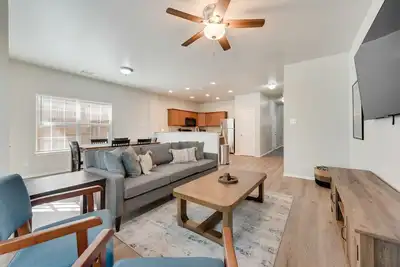 Image de Spacious Frisco-Little Elm Getaway with WiFI and Ac! Pets Welcome!