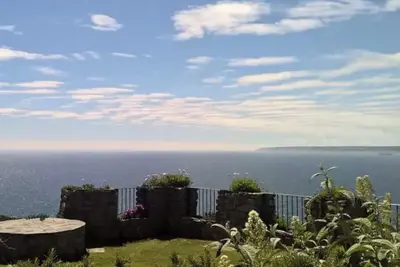 Image de Luxury castle apartment on the Cornish south coast with epic sea views.