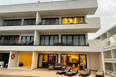 Image de Cozy apartment w/3bedrooms Oceanfront WiFi\n\n
