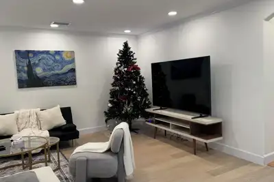 Image de Charming new remodeled 3-bedroom house with pool and big yardWiFi in San Jose
