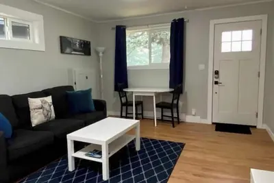 Image de Cozy Suites! Great Location! - Cinnamon Bear