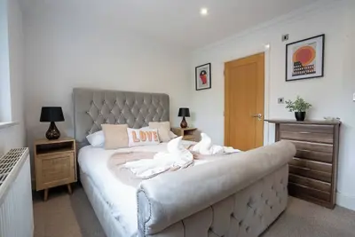 Image de Modern 5br Home 5mins to Hs2, Jlr, Nec Birmingham - Smart Tv, Wifi, Free Parking