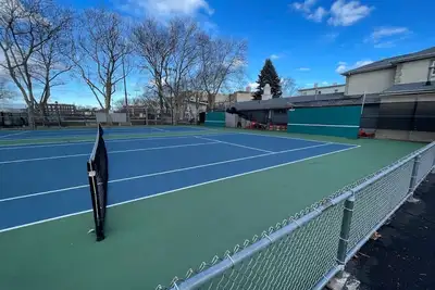 Image de Ny/Nj Tennis Suites - Sleeps 40 - 15 Mins to Nyc