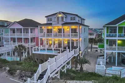 Image de Oceanfront Oasis w/ Heated Pool, Elevator, Ev Charger & Golf Cart + Pet-Friendly!