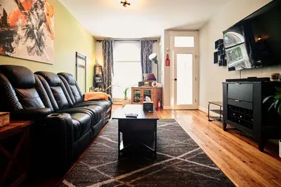 Image de 3-bedroom Townhome in Quiet Highlandtown - Walk to Parks, Bars, Restaurants