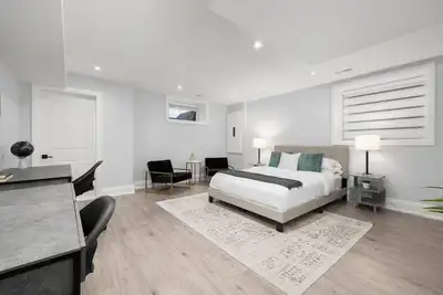 Image de Private 2 bedroom Guest Suite with heated shower