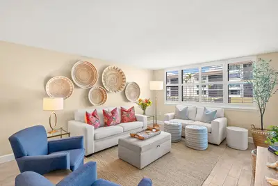 Image de Ground floor Gulf Front stunning beach condo! New!