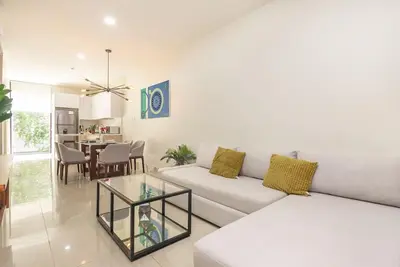 Image de Luxury 2br with Balcony, Direct Access to 5th Ave