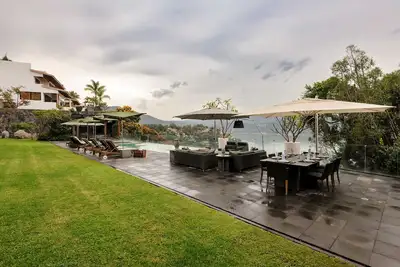Image de Las Abejas – Elegance and Spectacular Views in La Peña