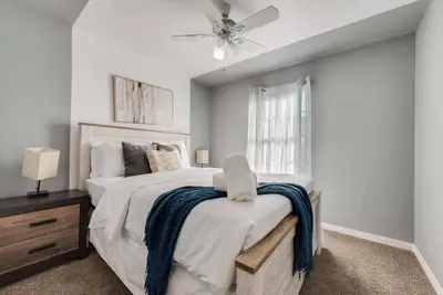 Image de Spacious Suburan Retreat 4-bedroom townhome near Att Stadium and Six Flags