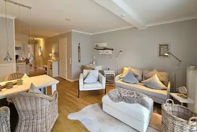 Image de Very cozy 2-room vacation apartment with terrace, 300 m to the beach.