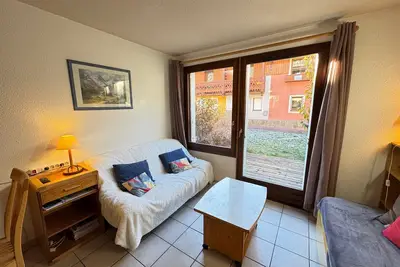 Image de Chalet triplex fonctionnel près des pistes avec Wifi, animaux acceptés