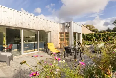 Image de Maison passive lumineuse avec jardin, terrasse & Bbq