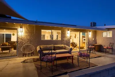 Image de Desert Oasis with Hot Tub in Twentynine Palms