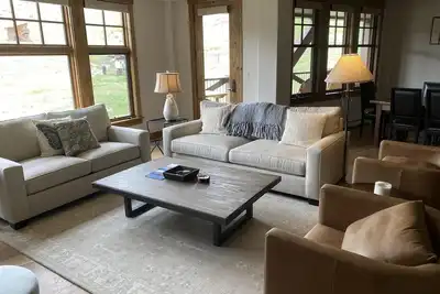 Image de Ski In/Ski Out \"WestWall Lodge\" Luxury Mountain Accommodation C203