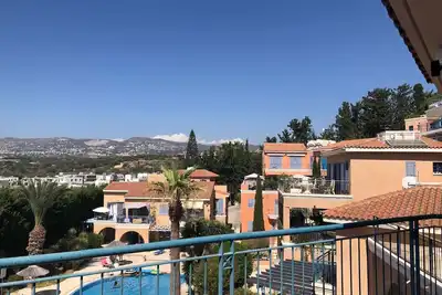 Image de Cottage-Style 3 bed Villa – Pool Views, Walk to Beach