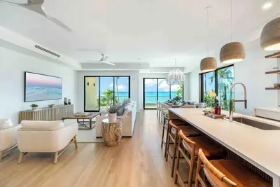 Image de The Sands #1: Brand New Luxe Condo on 7 Mile Beach w/ Rooftop Pool & Gym